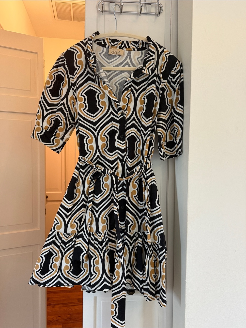 Button-Front Geometric Short Dress in Black & Gold